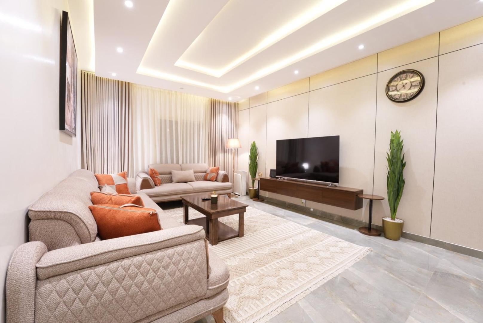 بتصميم انيق بحي العقيق Apartment *